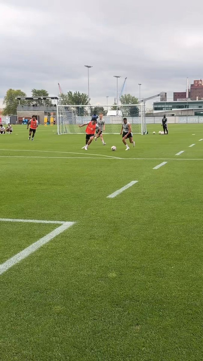 Alexis Sánchez training performance