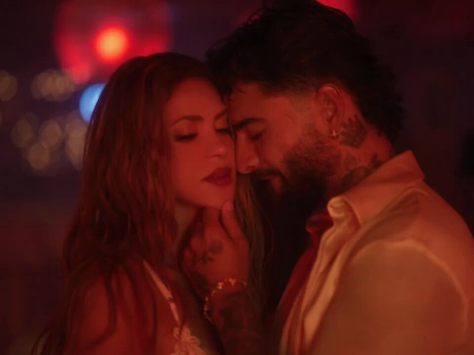 Maluma and Shakira release AGUA