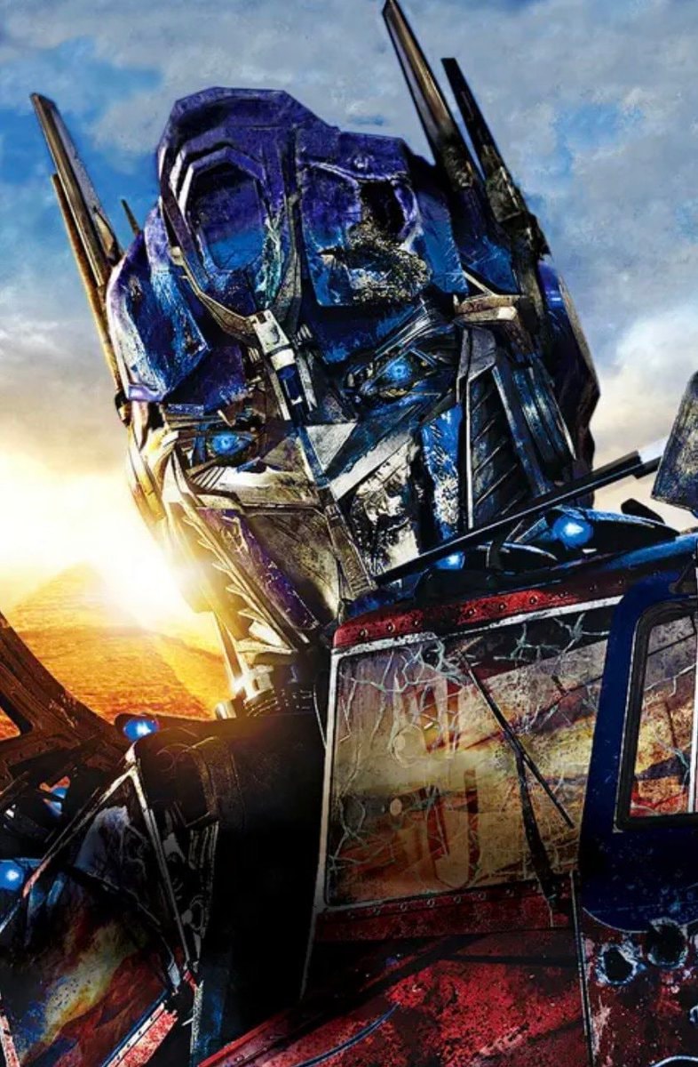 Michael Bay TRANSFORMERS director talks (photo 2 of 2)