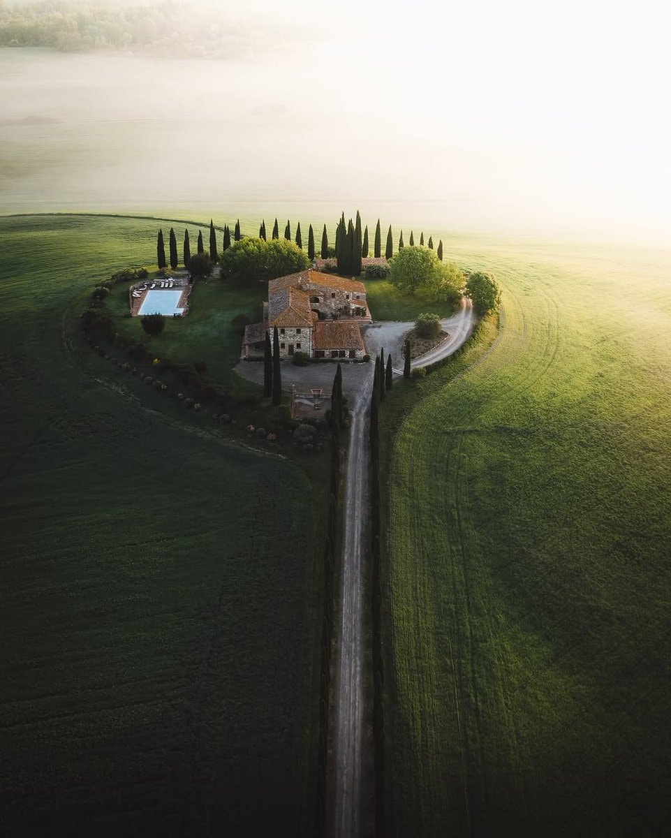 Tuscany Italy landscape (photo 3 of 3)