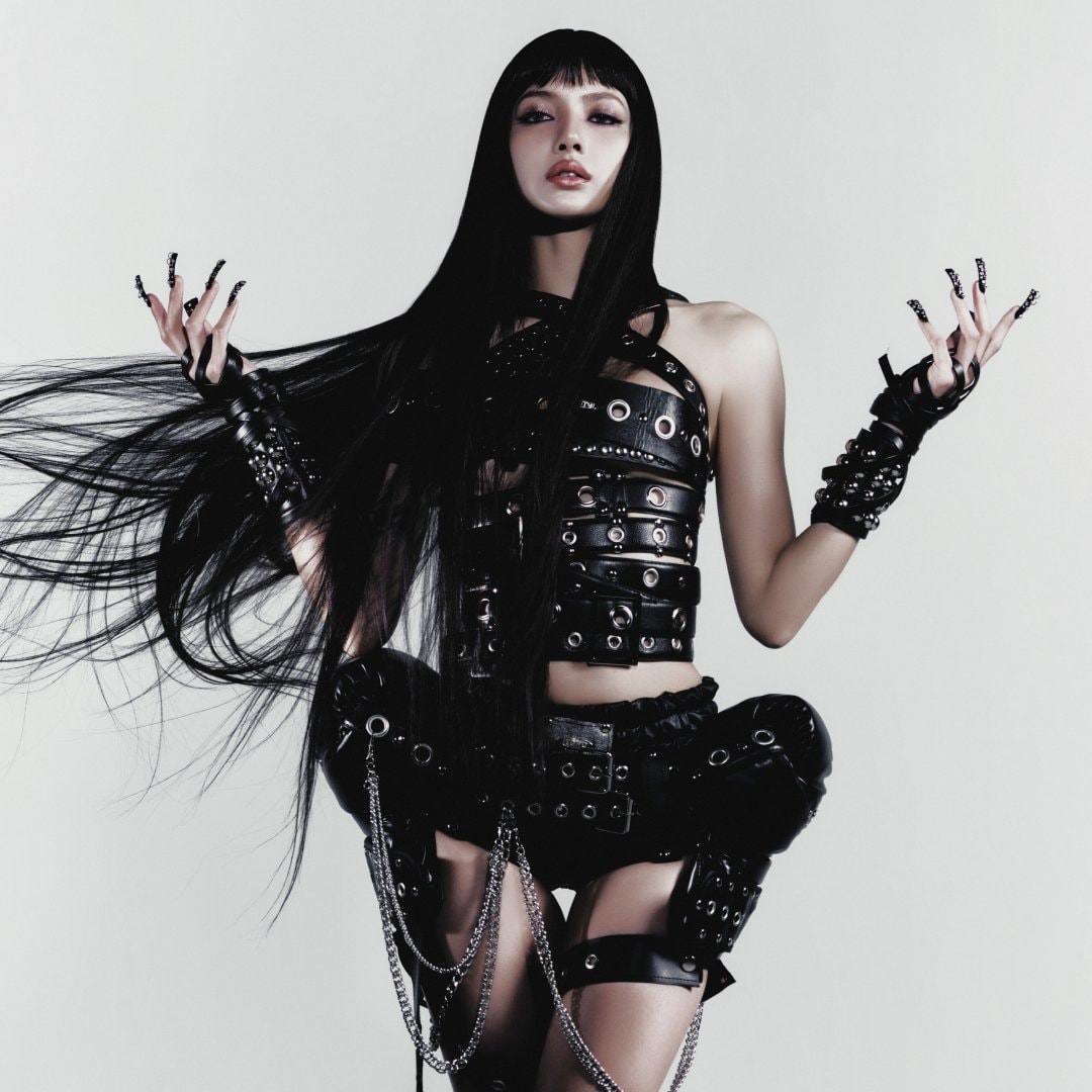 LISA PRESS PLAY US iTunes top 3 (photo 2 of 2)