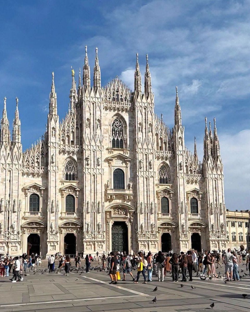 Milan Cathedral plaza