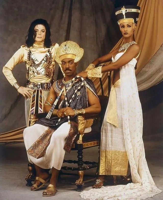 Michael Jackson Cleopatra Kiss (photo 3 of 4)