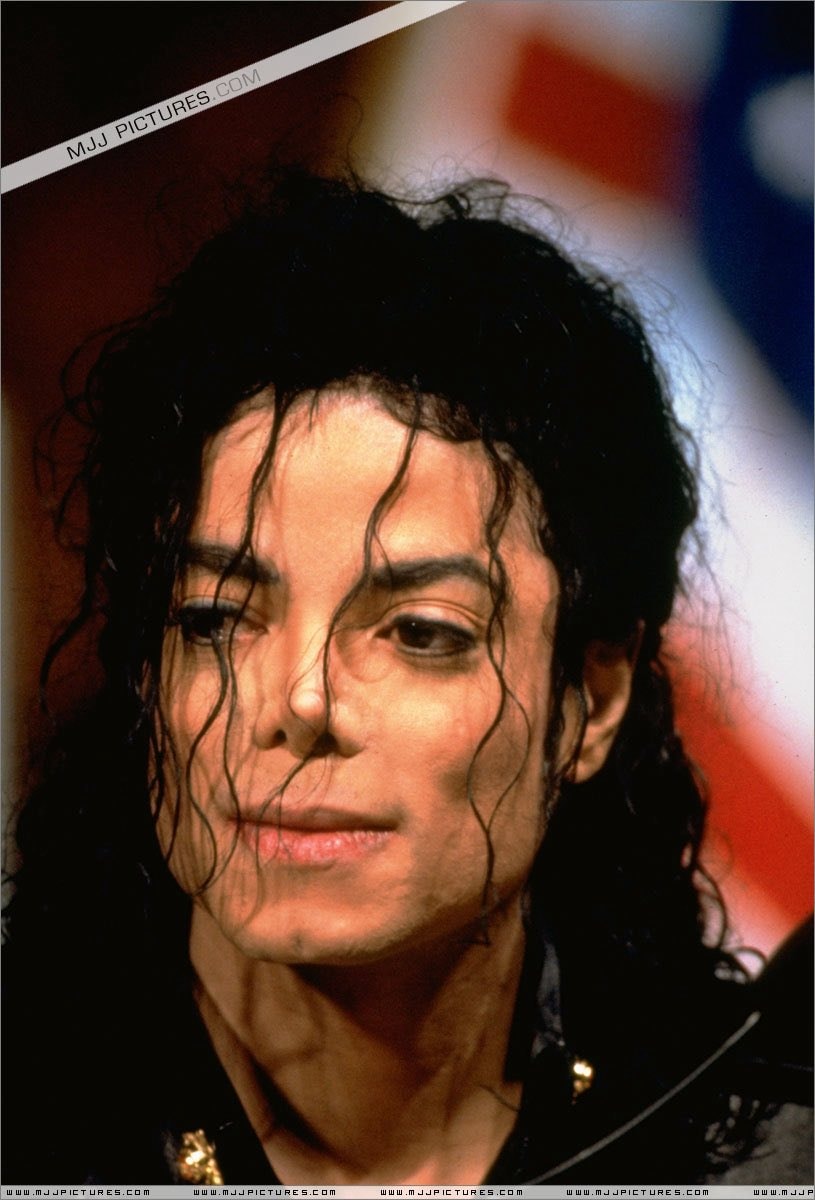 Michael Jackson Face Curls (photo 2 of 3)