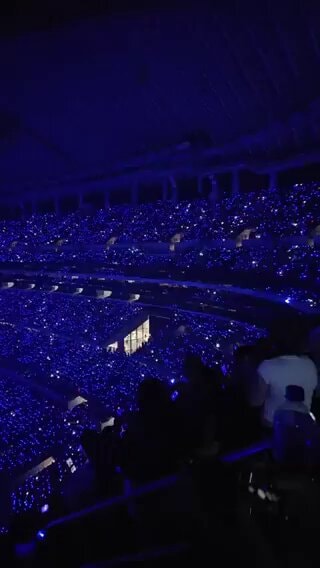 BTS AT&T Stadium purple lights