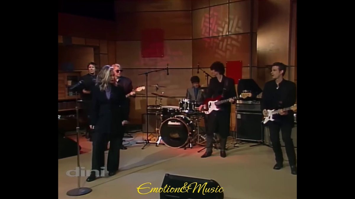 Debbie Harry performs Maria live in 1999