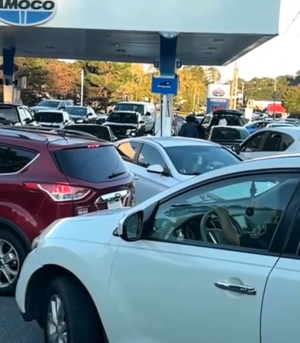 Georgia Amoco gas price war traffic jam