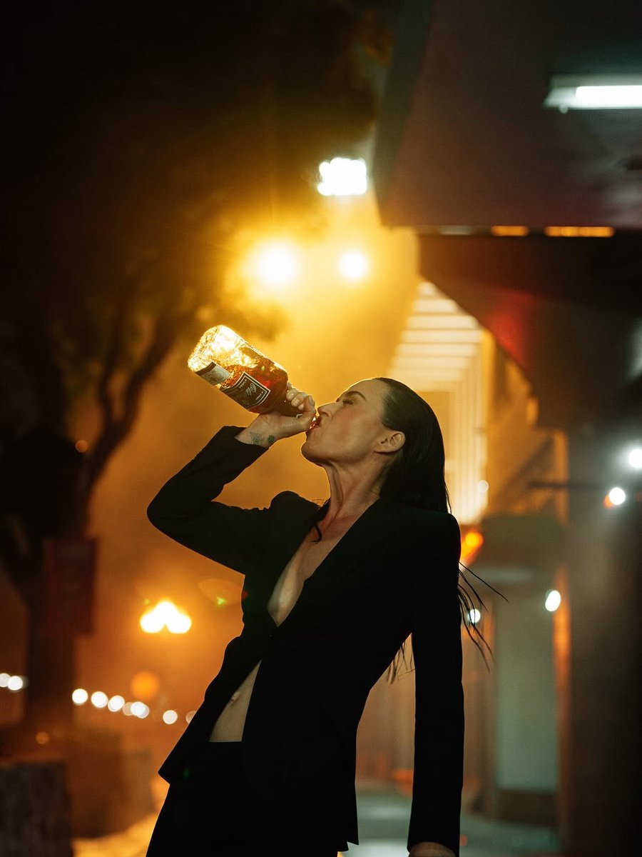 Katy Perry Watch It Burn music video photos (photo 2 of 4)