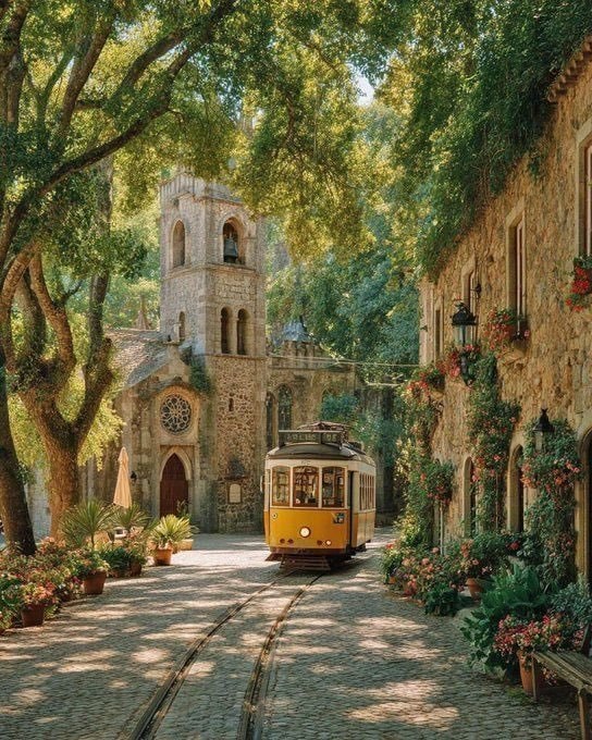 Lisbon Portugal streets (photo 2 of 2)