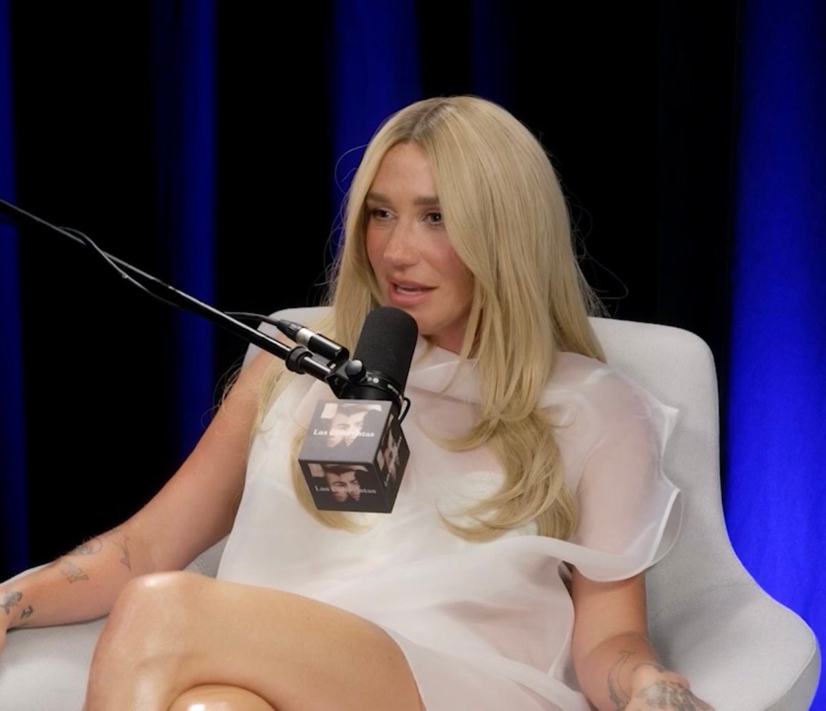 Kesha Las Culturistas teeth collection (photo 2 of 2)