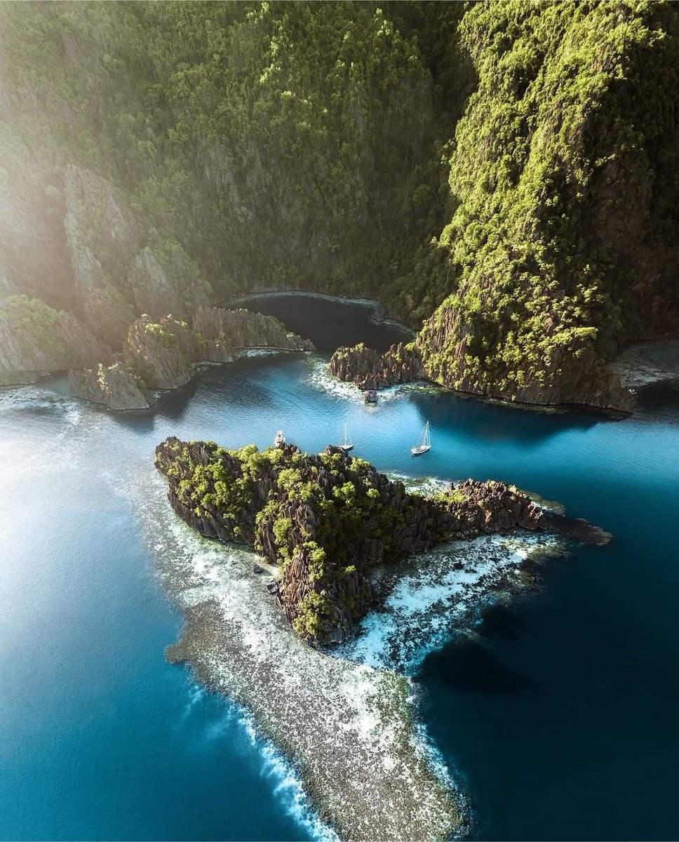 Philippines limestone cliffs aerial view (photo 4 of 4)