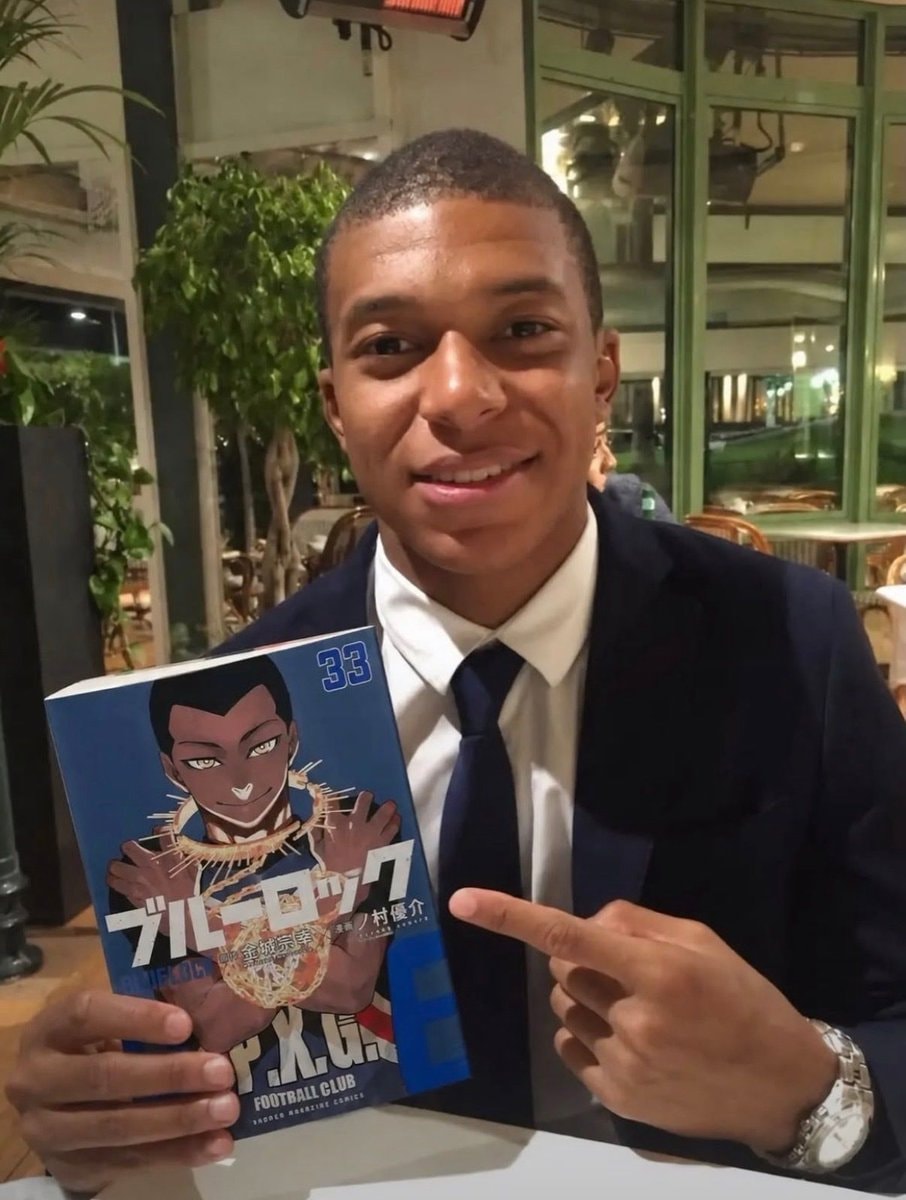 Kylian Mbappé manga book
