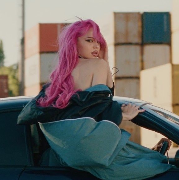 ADÉLA Ain't In LA Spotify milestone
