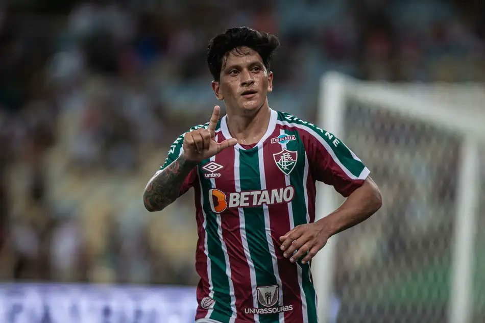 Savarino goal celebration Fluminense