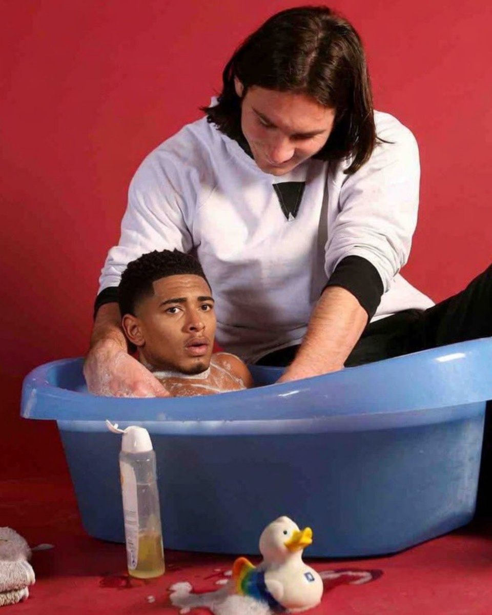 Messi blesses Jude Bellingham