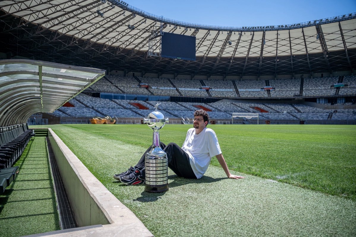 aura trophy moment