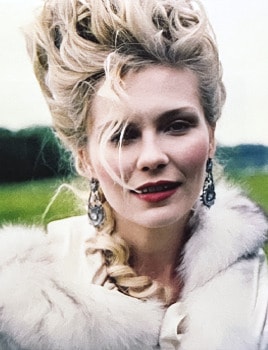 Kirsten Dunst Marie Antoinette BTS (photo 2 of 2)