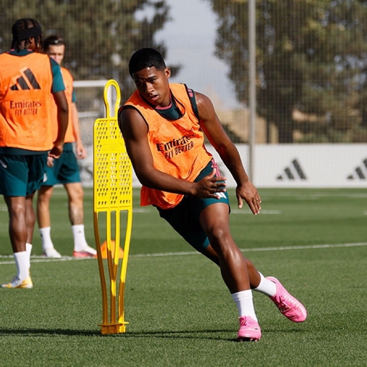 Tchouameni and Endrick back in Real Madrid training (photo 2 of 2)