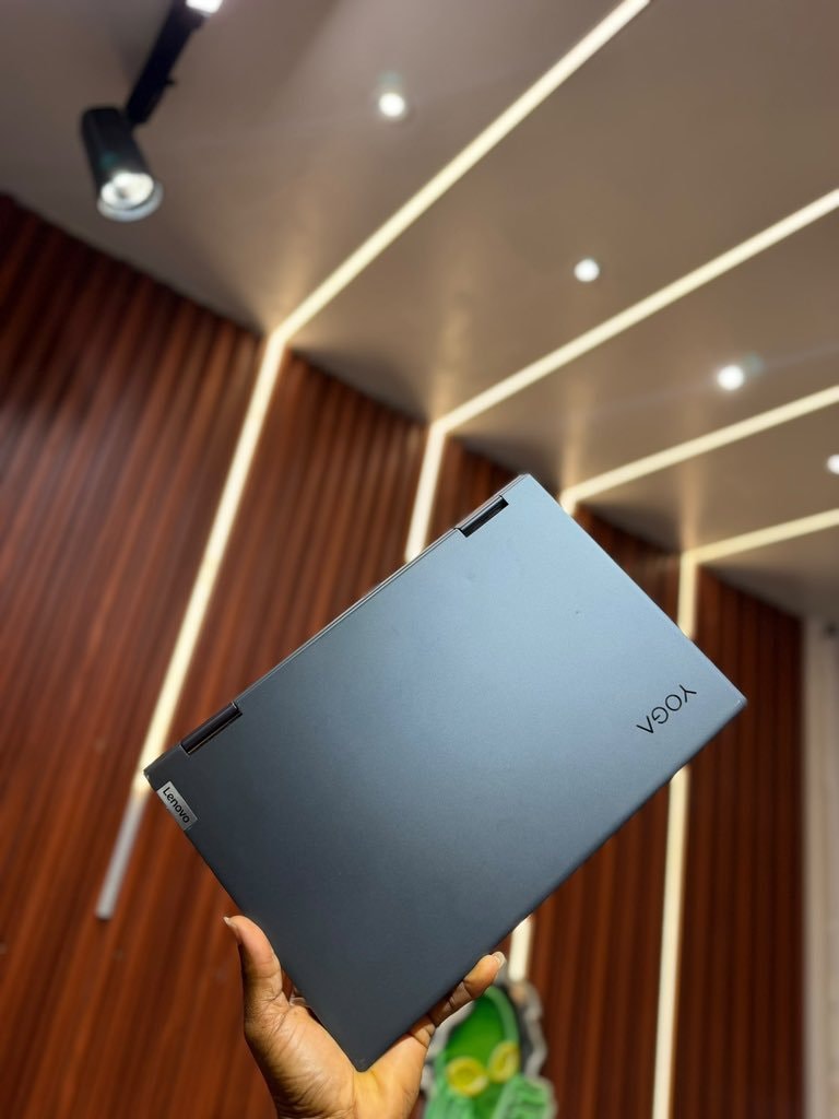 Lenovo Yoga 7i specs and price (photo 4 of 4) Lenovo Yoga 7i specs and price (photo 4 of 4)