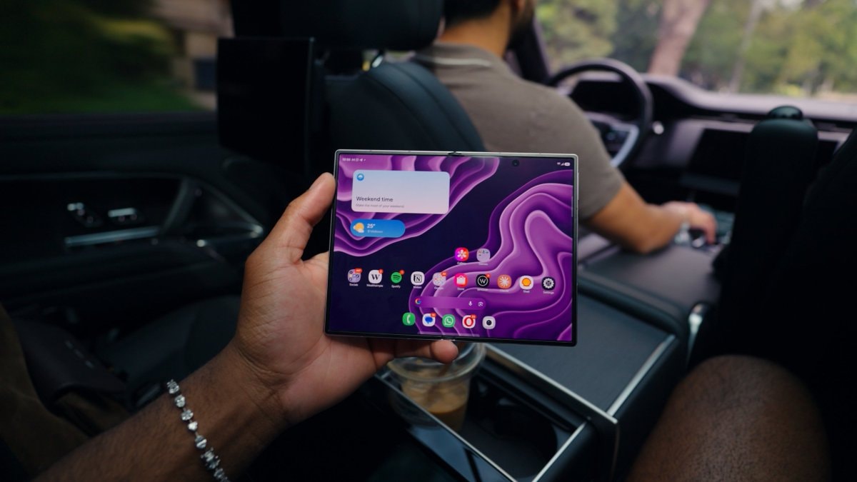 Samsung Z Fold 8 and iPhone 18 Pro foldable