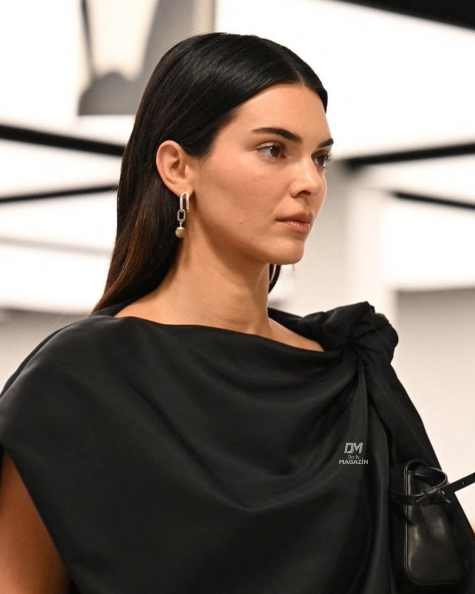 Kendall Jenner runway look (photo 2 of 2)