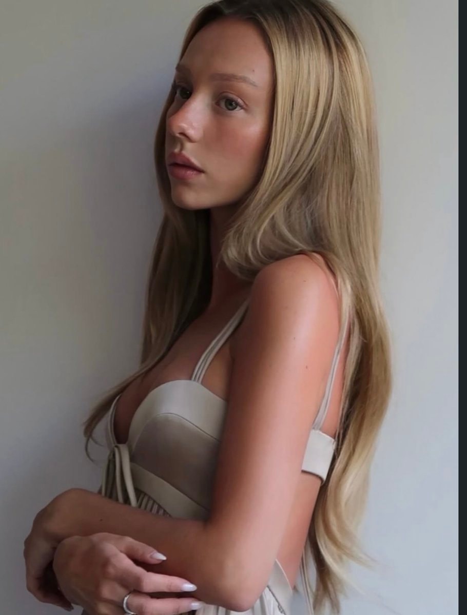 Ester Expósito new photos