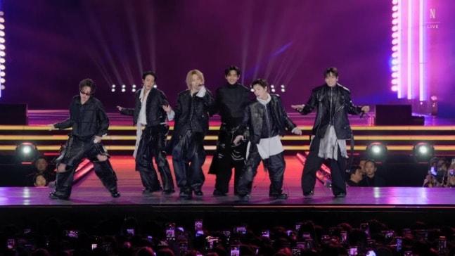 BTS performing at Gwanghwamun Concert (photo 3 of 4)