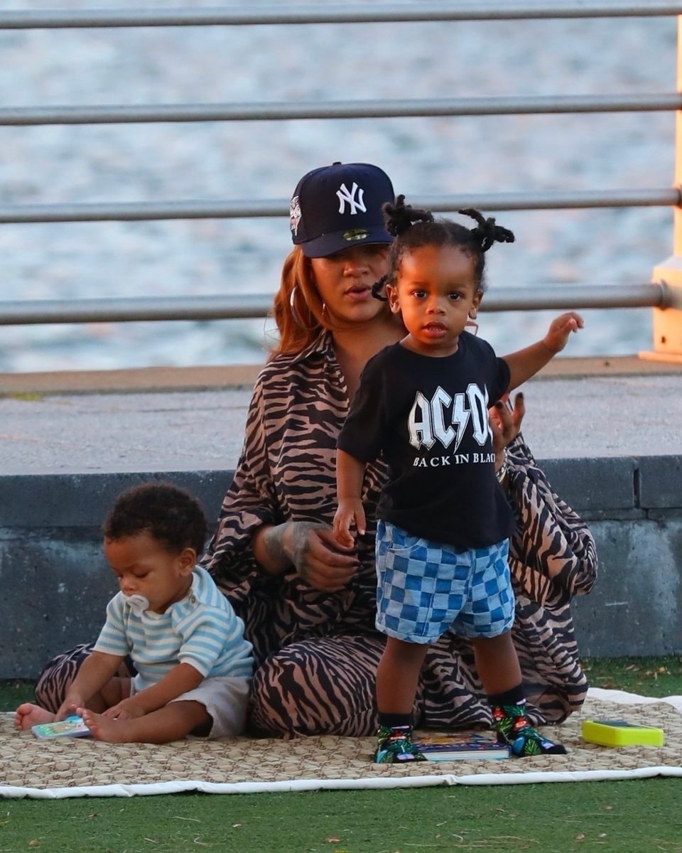 Rihanna parenting philosophy (photo 3 of 3) Rihanna parenting philosophy (photo 3 of 3)