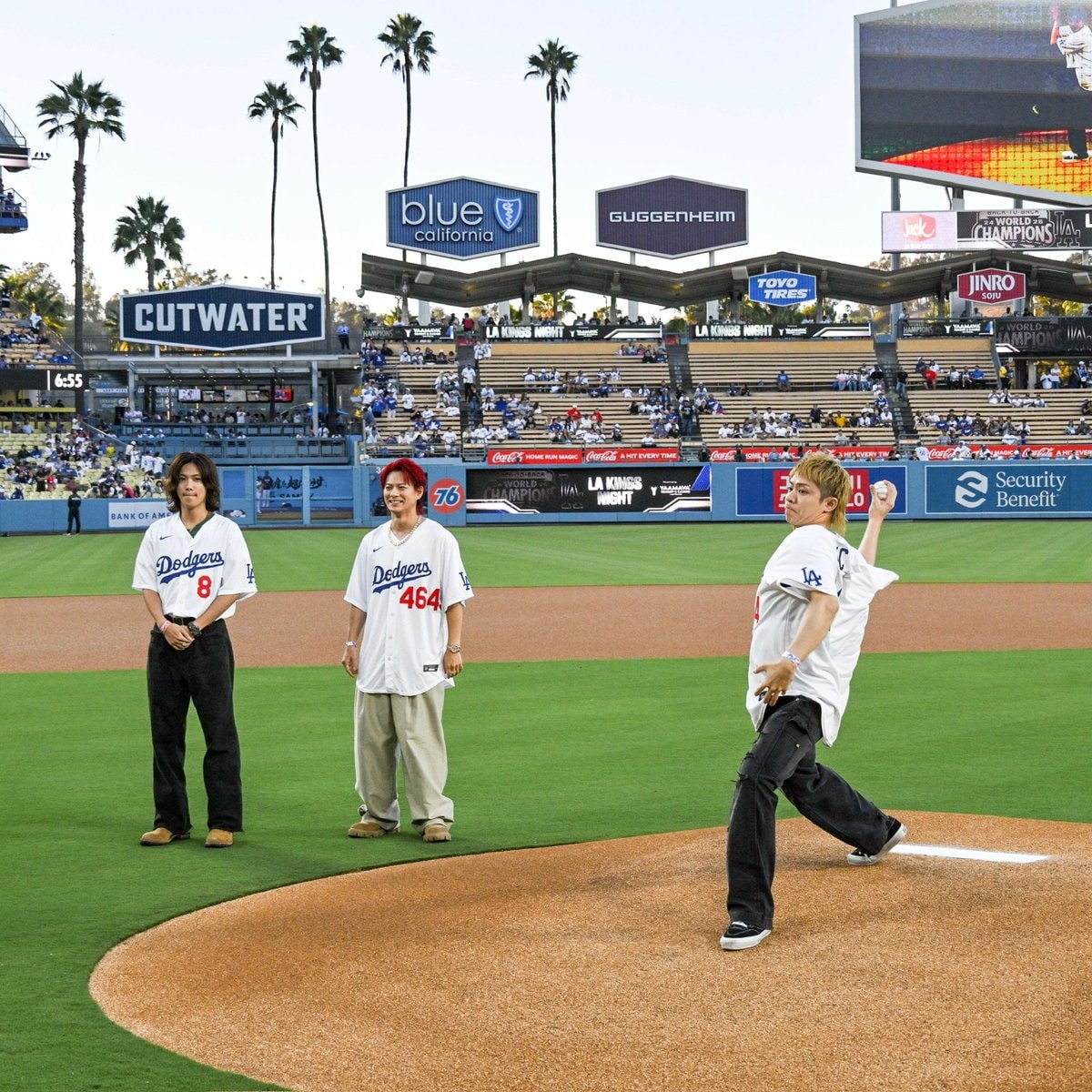Number_i first pitch LA Dodgers (photo 2 of 2)