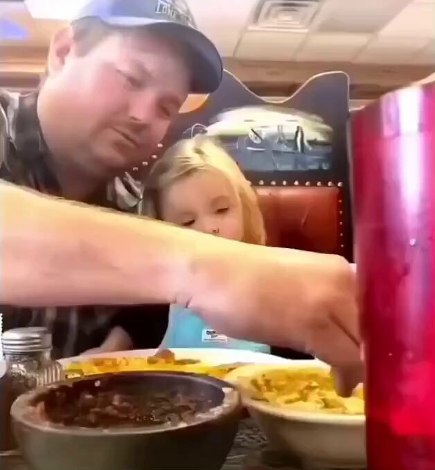dad serving food little girl revenge plot