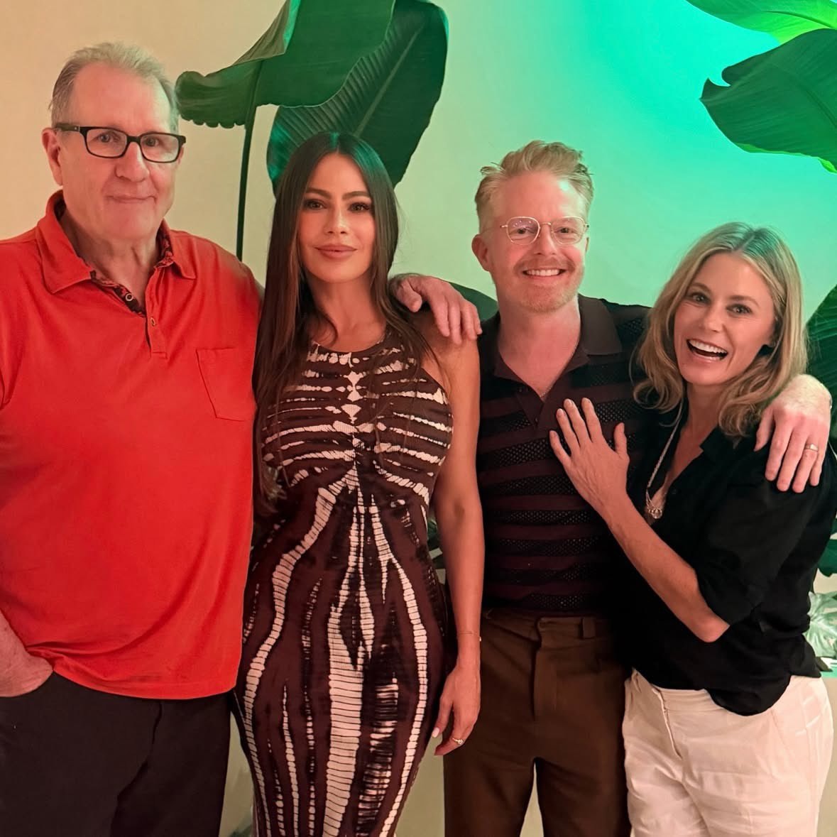 Modern Family cast reunion photos (photo 2 of 4)