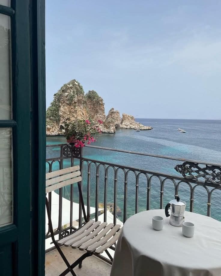 Sicily Italy seaside breakfast (photo 4 of 4)
