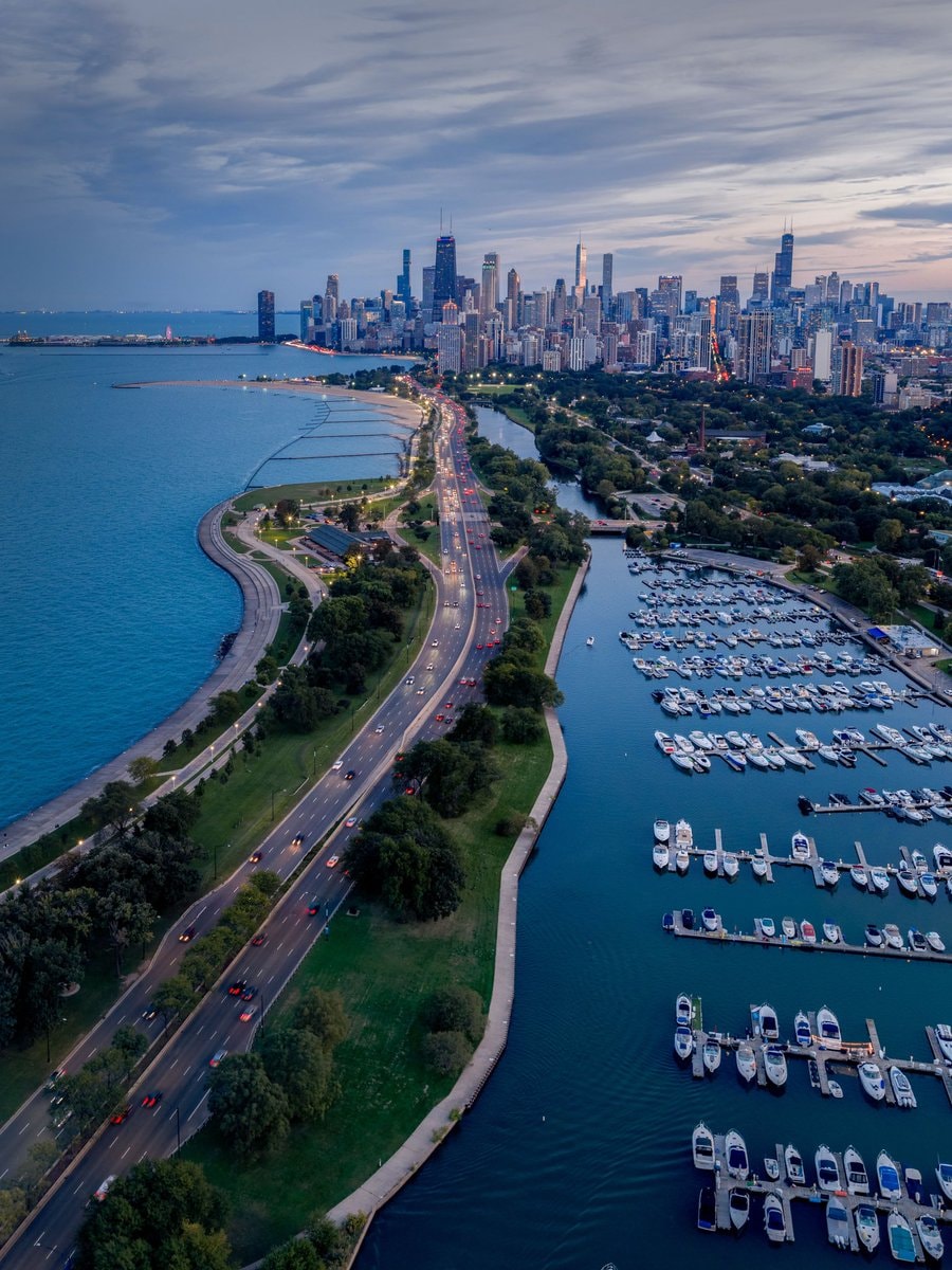 Chicago Illinois skyline