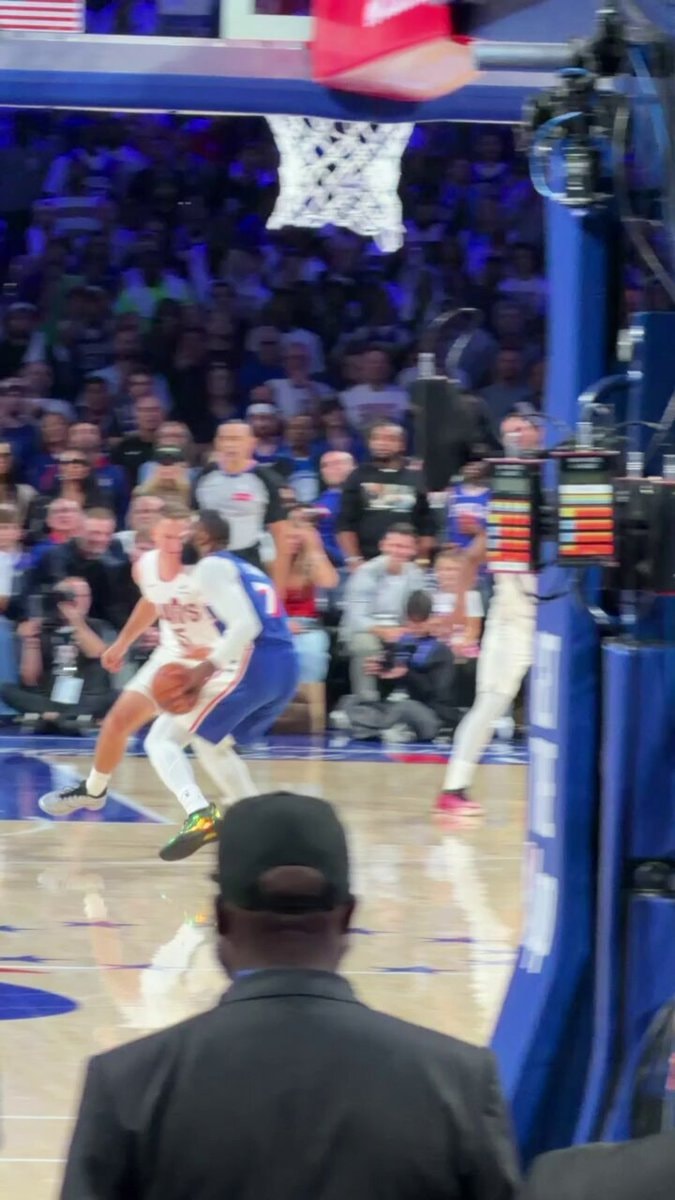 Jaylen Brown tough bucket Sixers lead