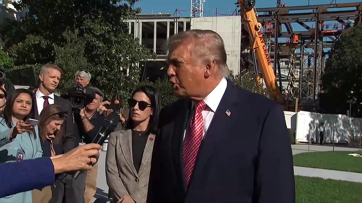 Trump warns Putin and Macron on borders