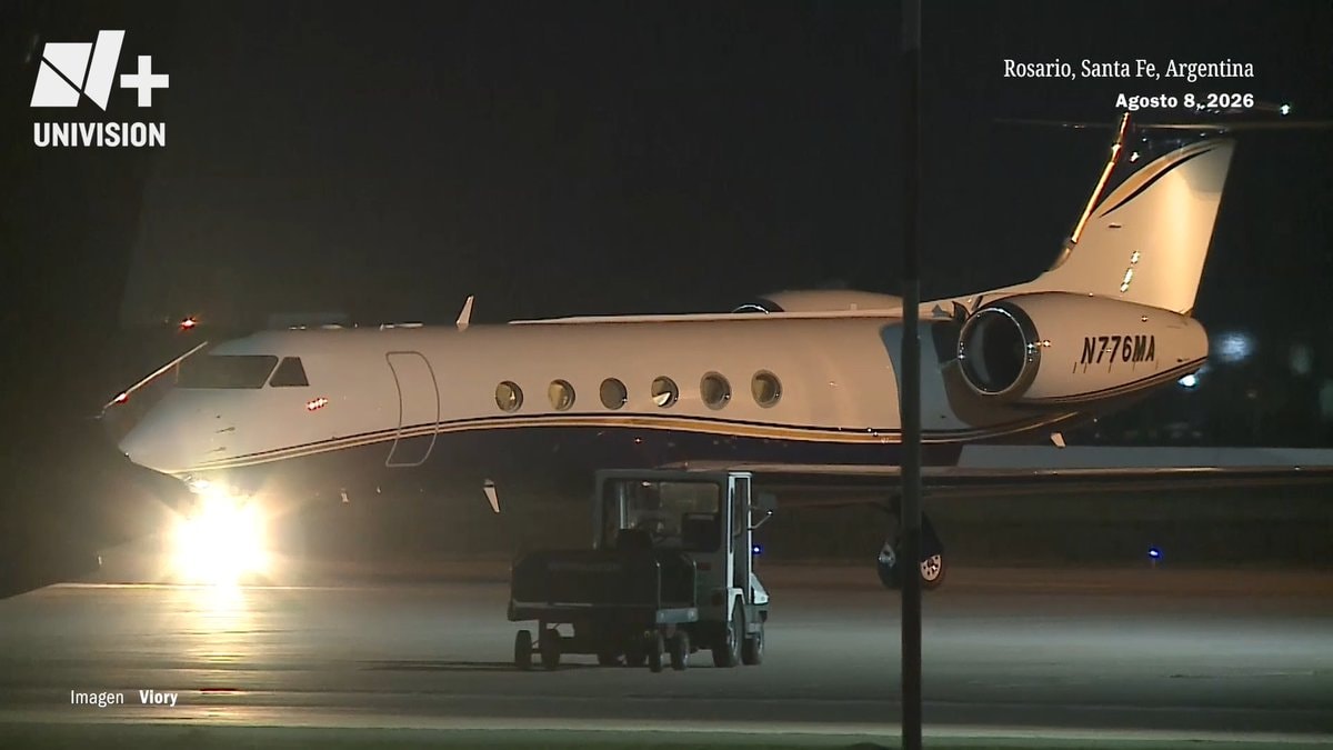 Lionel Messi arrives in Rosario