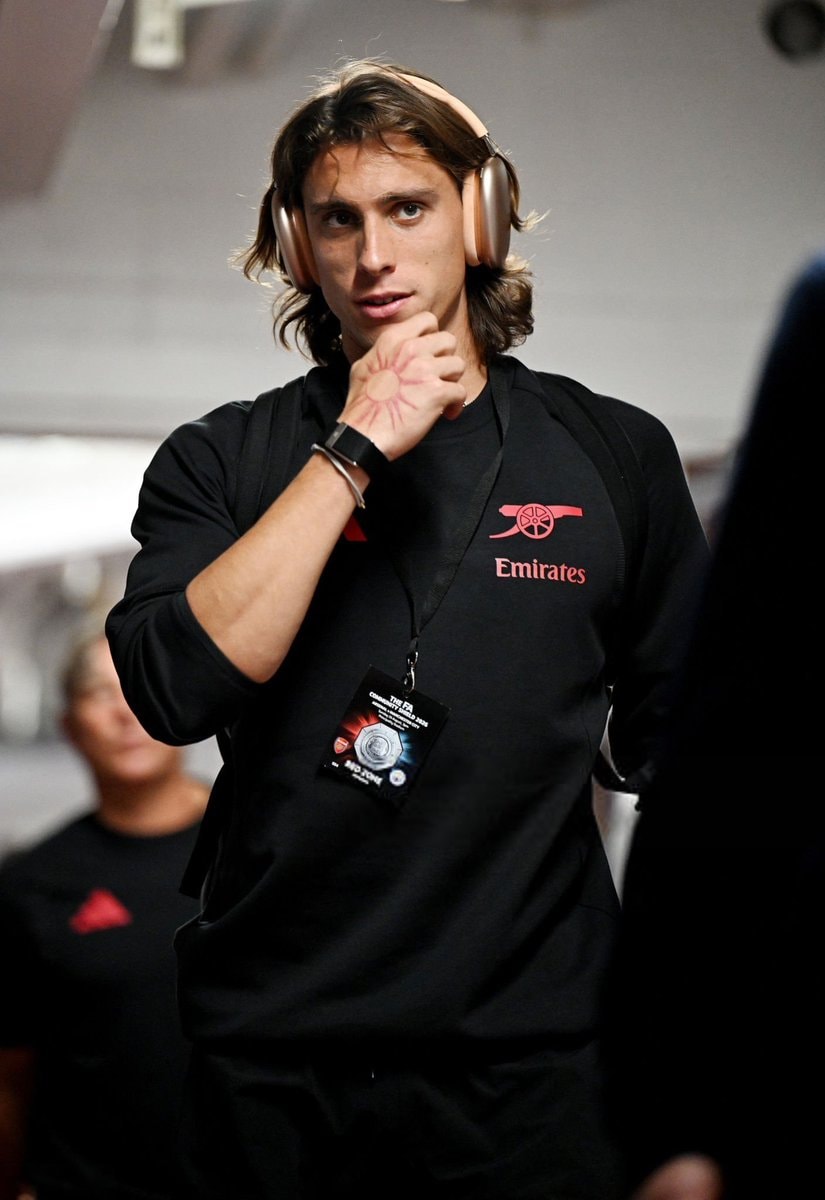 Calafiori Community Shield arrival