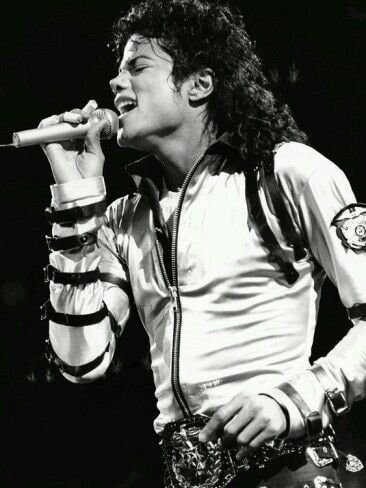 ADO Michael Jackson angel (photo 2 of 2)