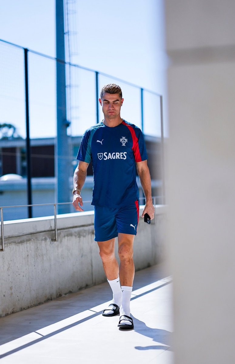 Cristiano Ronaldo Portugal training camp (photo 2 of 2)