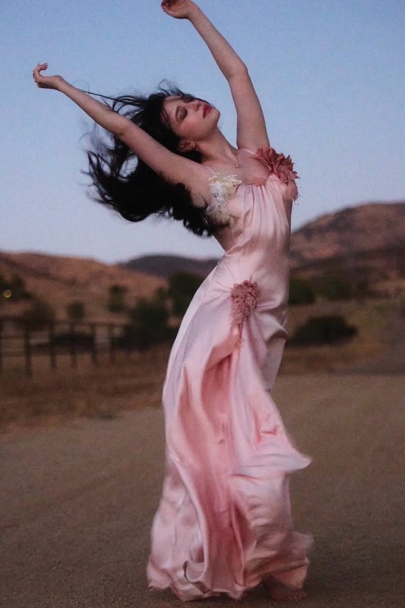 Mikey Madison Vogue (photo 2 of 2)