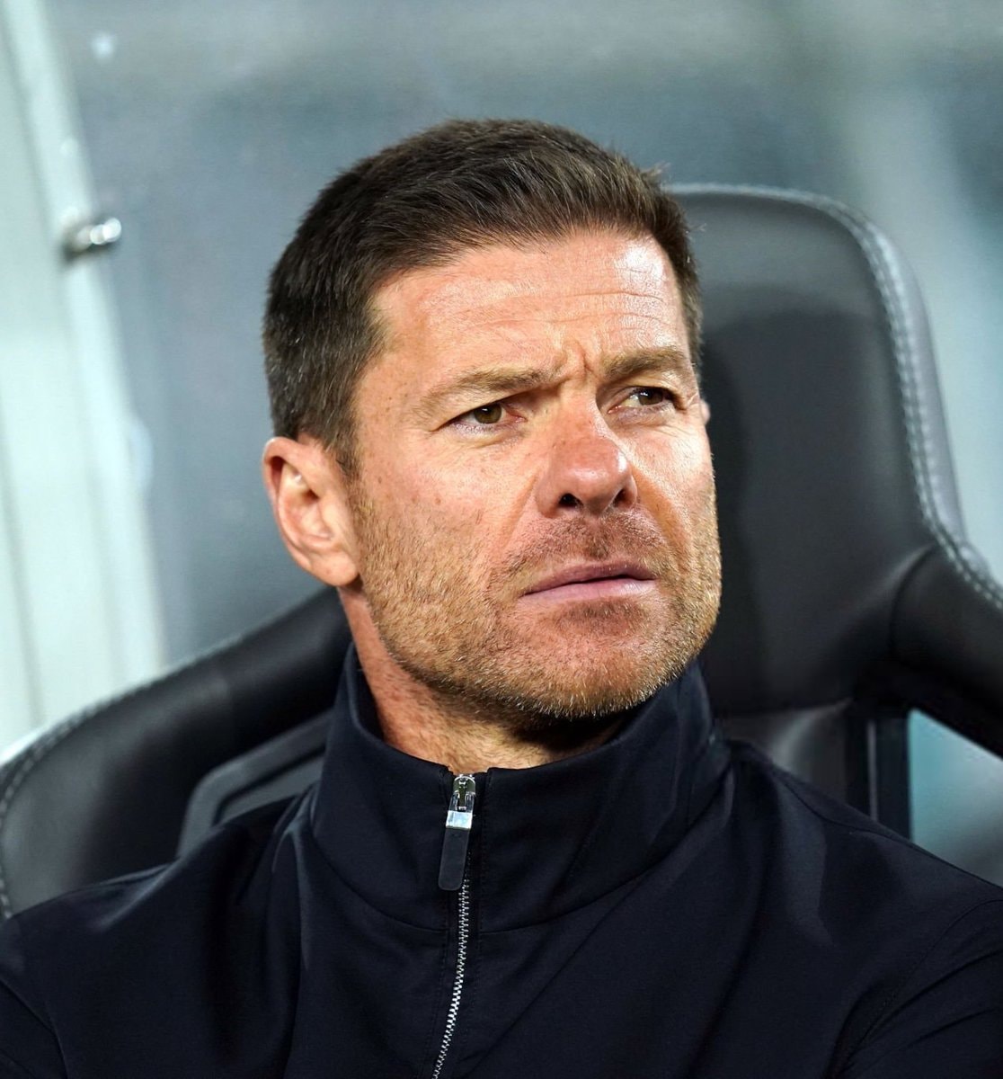 Xabi Alonso Chelsea Fulham (photo 1 of 2)