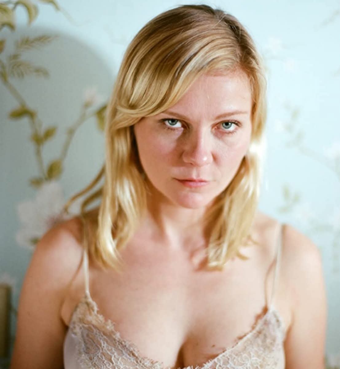Kirsten Dunst Woodshock 2017 incident (photo 2 of 2)