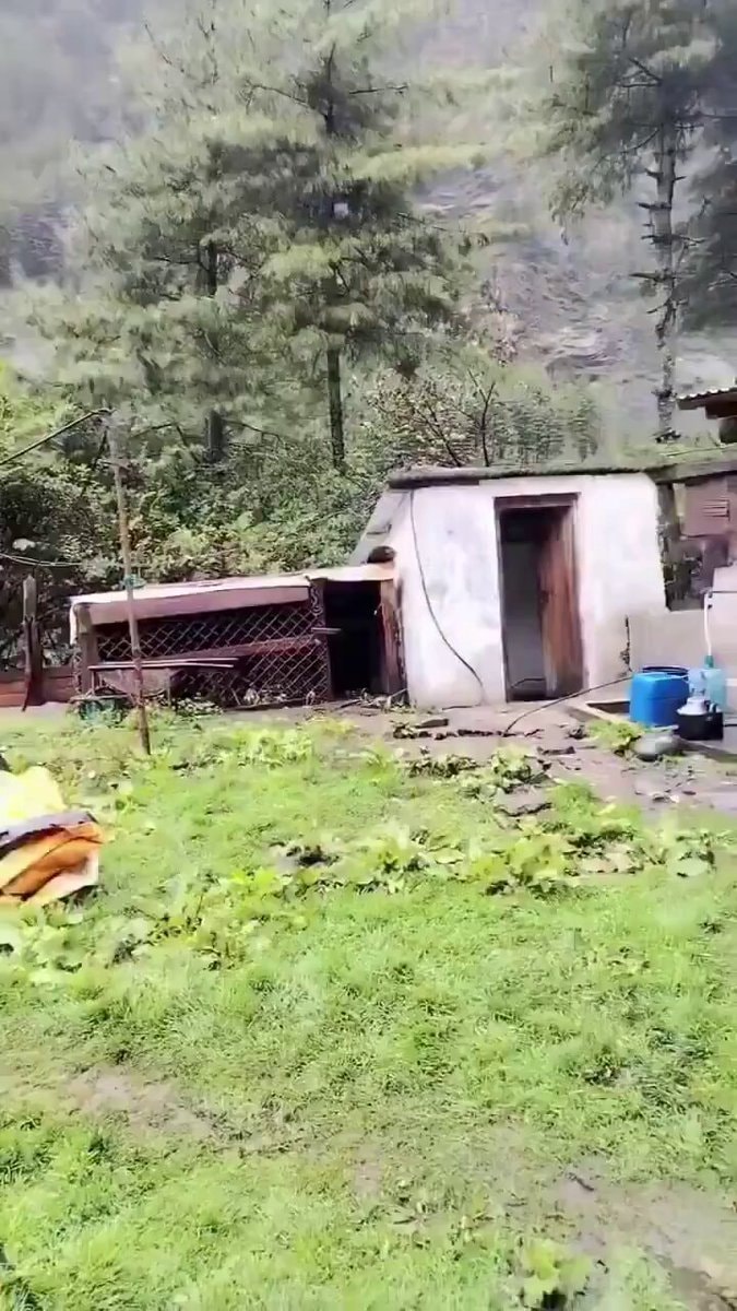 Nepal mountain landslide collapse