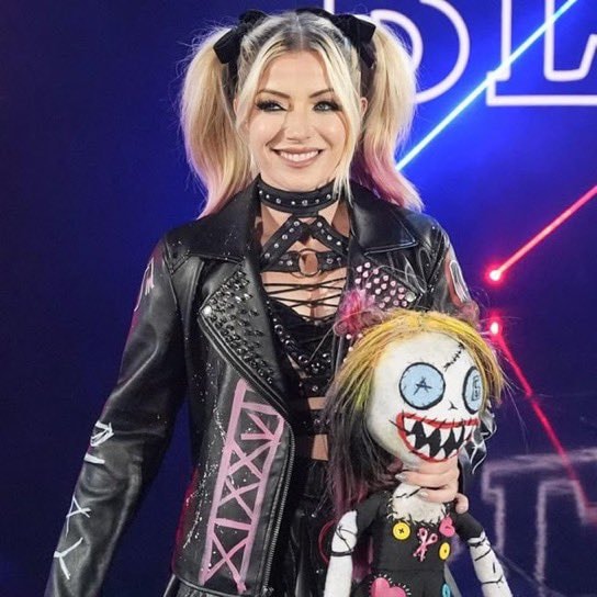 Alexa Bliss Tom Brady (photo 1 of 2)