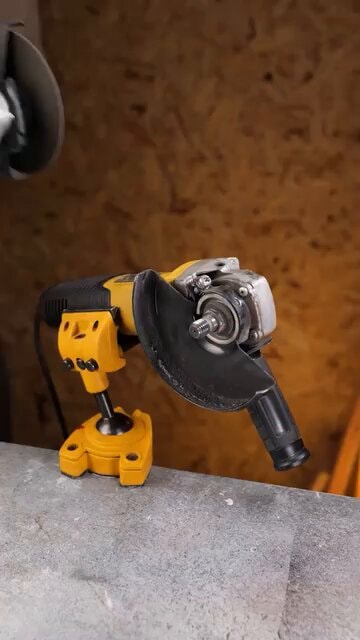 Simple grinder dust hack