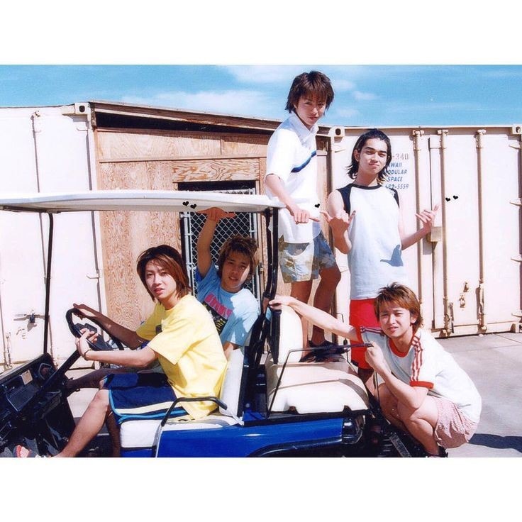 arashi candid moment (photo 2 of 4)