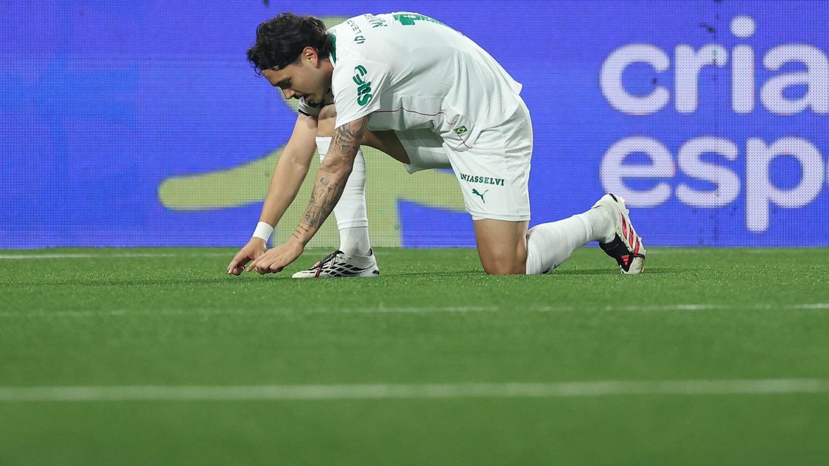 Mauricio Palmeiras career milestone Mauricio Palmeiras career milestone