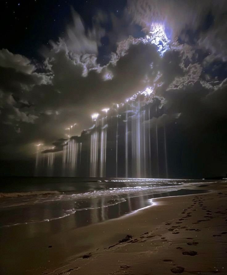 Sky pillars seascape (photo 2 of 2)