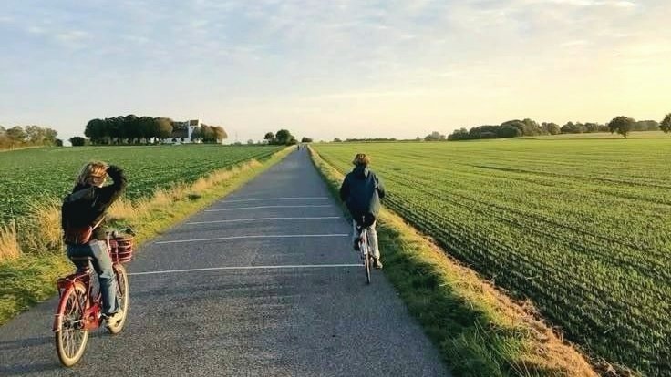 European countryside cycling scene (photo 3 of 3)