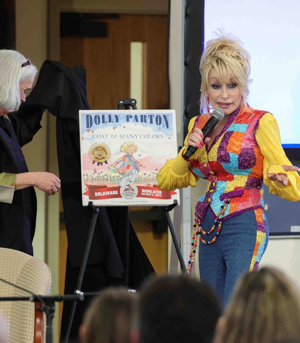 Dolly Parton I Am a Rainbow (photo 2 of 2) Dolly Parton I Am a Rainbow (photo 2 of 2)